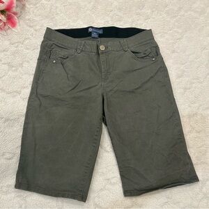 Democracy - Sage Olive Green "Ab"solution Knee Length Bermuda Shorts 16W